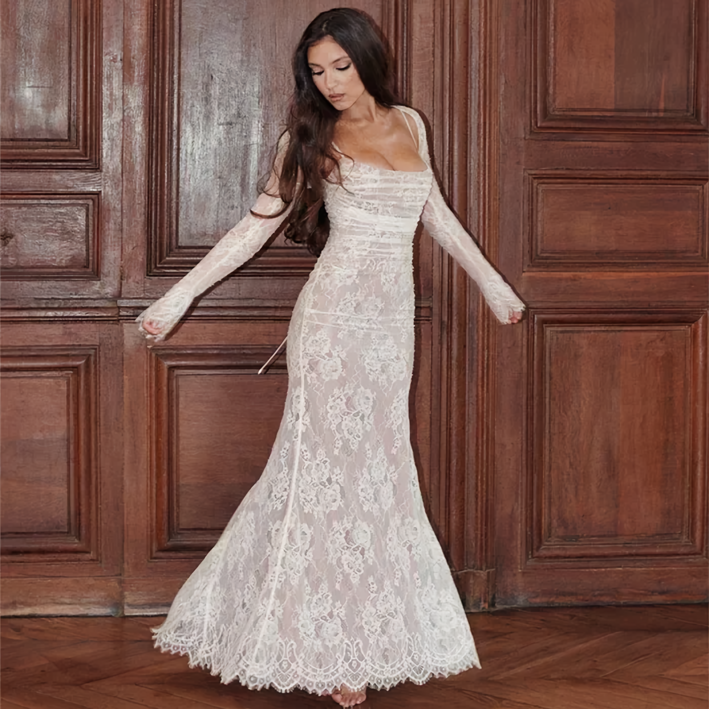 Damen Weißes Maxikleid - Blumenbestickt mit Wellensaum