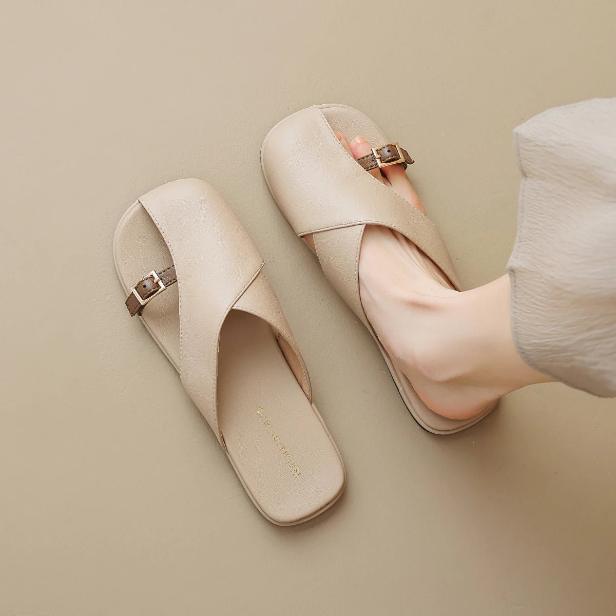 Damen Fisherman Sandalen Leder Kreuzriemen und Eckige Zehenpartie